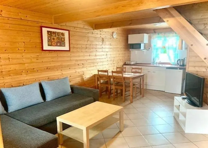 Two-story Homes Close To The Seaside サルビノボ