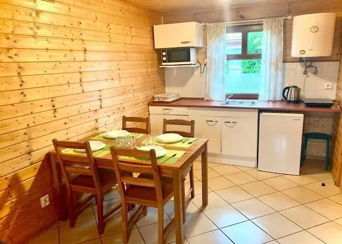 Two-story Homes Close To The Seaside * サルビノボ