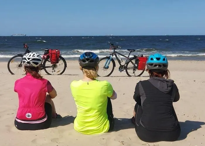 Two-story Homes Close To The Seaside サルビノボ