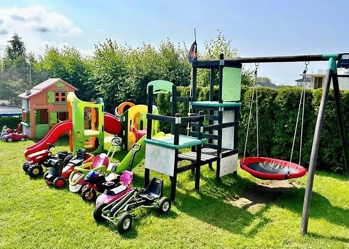 Two-story Homes Close To The Seaside サルビノボ