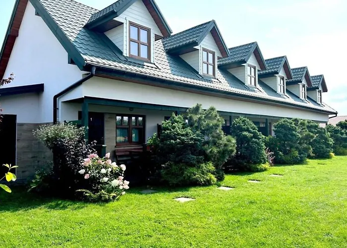 Two-story Homes Close To The Seaside * サルビノボ